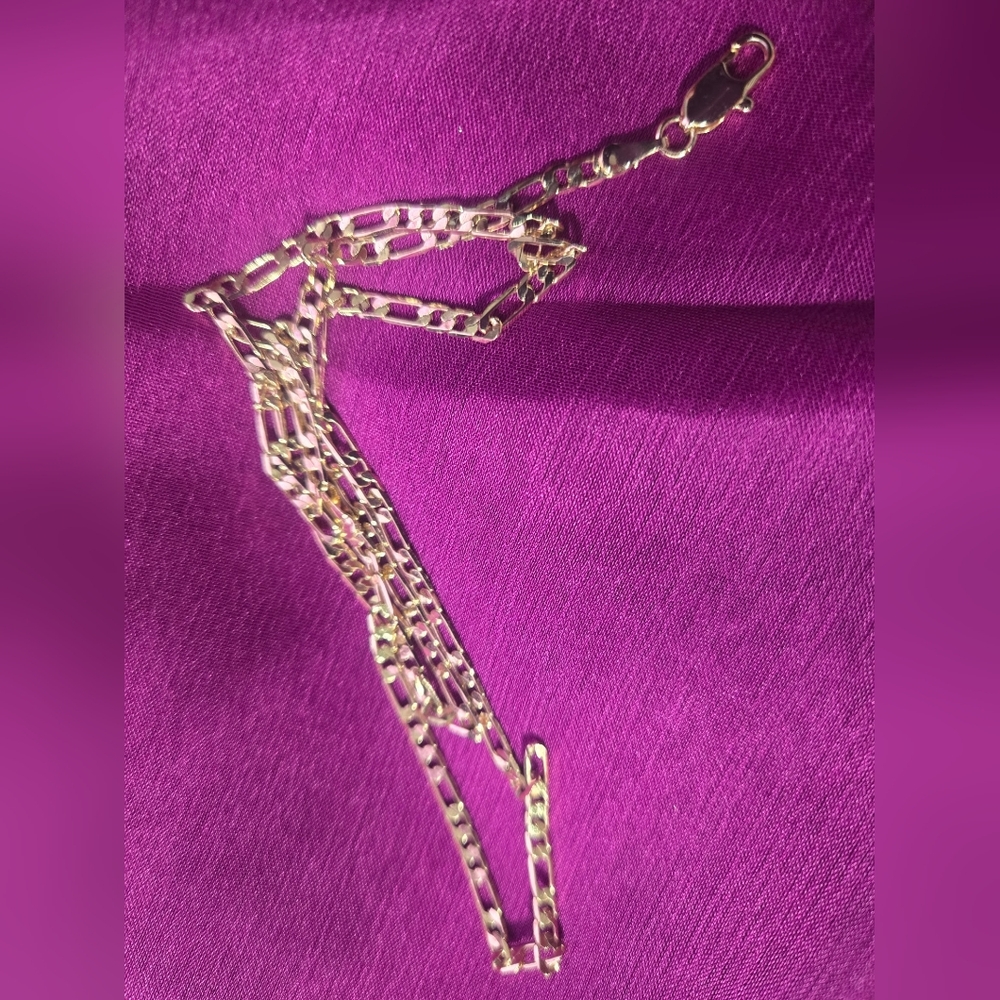 Elegant 18' Inches Long Gold Chain Necklace